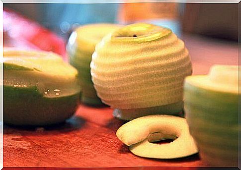 Peeled apple