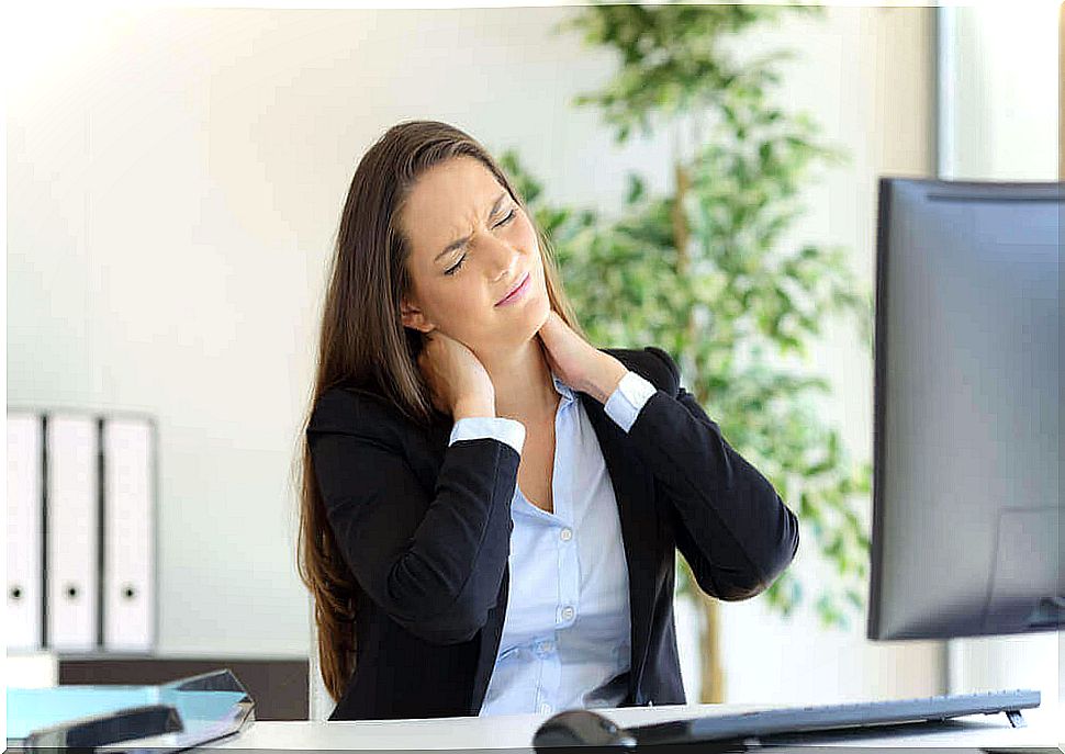 Woman experiencing pain in the shoulder blade