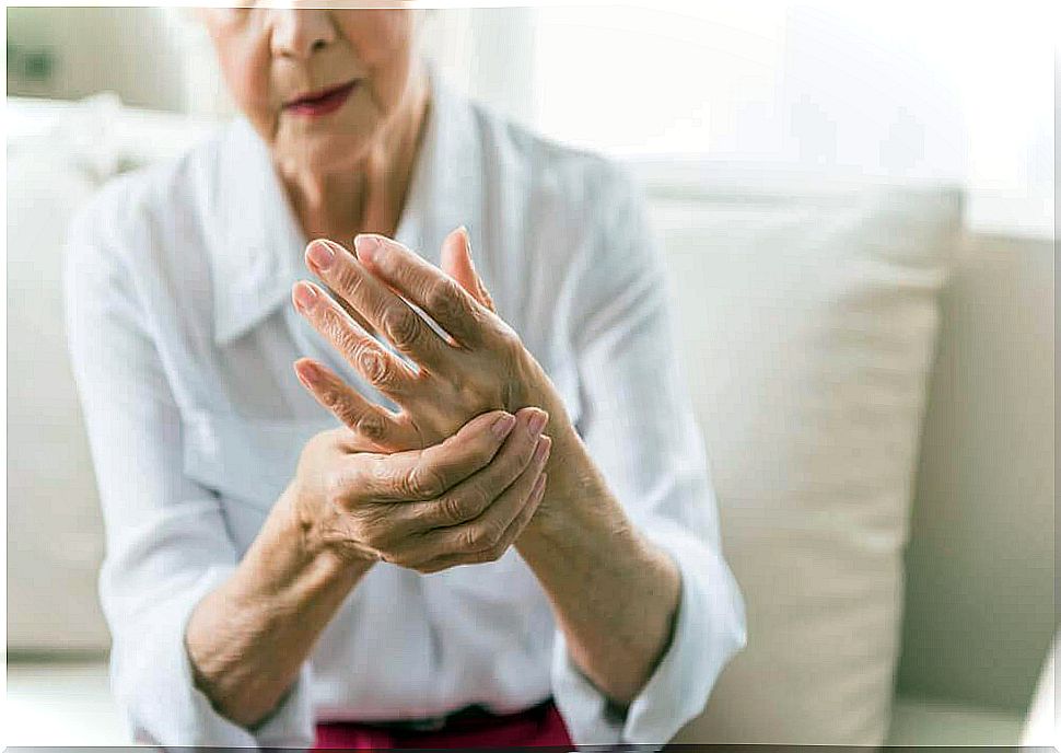 woman with arthritis