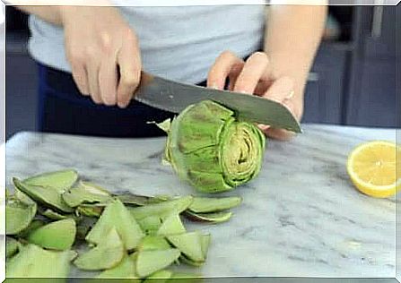 Artichoke and lemon tea to lose weight