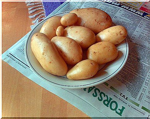 Treat gastritis with potato juice