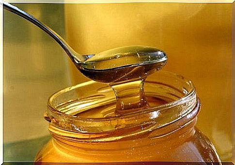 Treat gastritis with honey