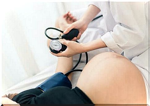 Measurement of pregnant woman's blood pressure