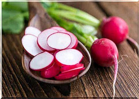 A bowl of radishes.