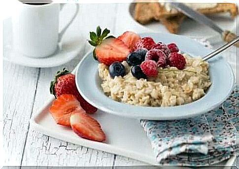 Oatmeal and fruit