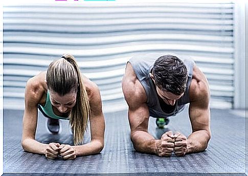 Perfect abdominal muscles with the plank